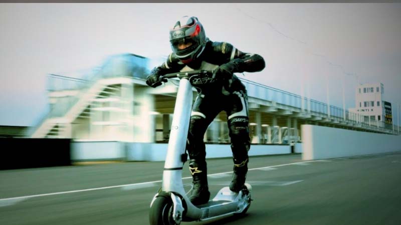 La-revolucion-sobre-dos-ruedas-patin-electrico-es-mas-rapido-que-un-Tesla