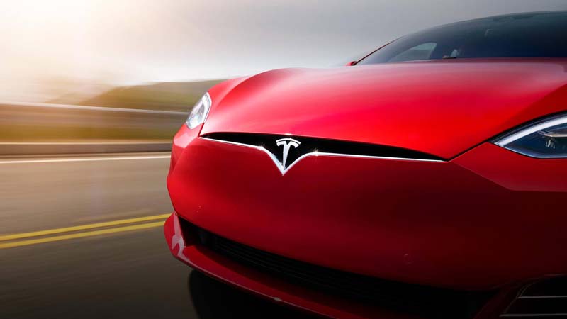 Tesla-acelera-al-modelo-economico-en-tiempos-de-turbulencia-financiera